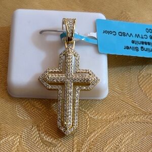 .96 ct Cross Pendant with moissanite